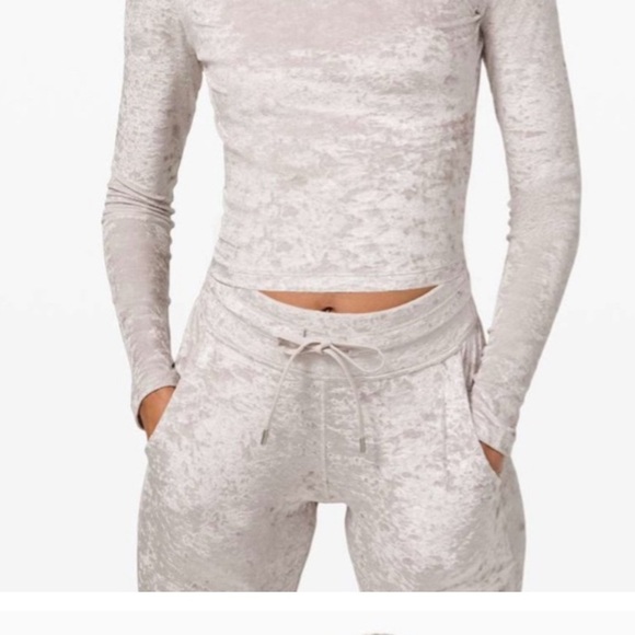 Lululemon🍋 Athletica Ready To Crush Velvet  Joggers High-Waisted Size 8 - Picture 2 of 7